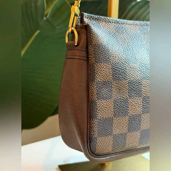 Louis Vuitton ‘Trousse’ Pochette - Picture 3 of 13